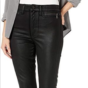 Joe's Jeans Bella High Rise

Black Coated Zip Jean